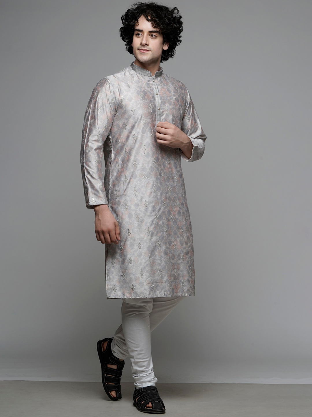 

MAAHI FABS Ethnic Motifs Woven Design Mandarin Collar Thread Work Straight Kurta, Grey