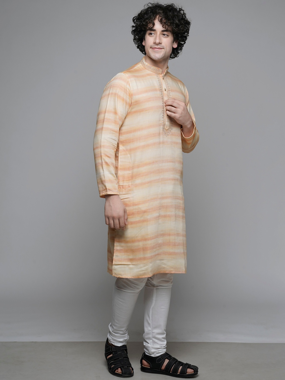 

MAAHI FABS Striped Printed Thread Work Mandarin Collar Straight Kurta, Peach