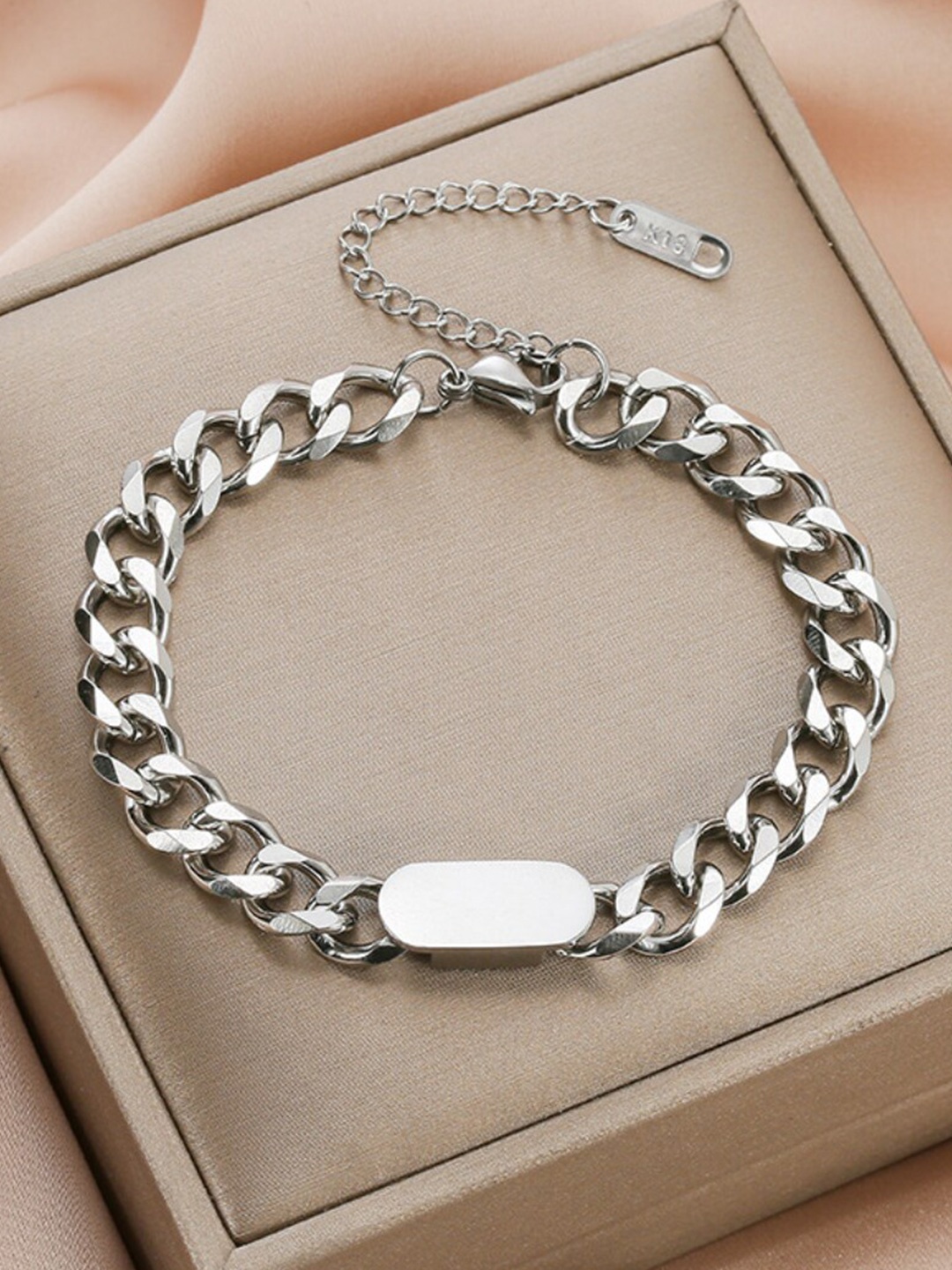 

The Roadster Lifestyle Co. Men Textured Voyager Link Bracelet, Silver
