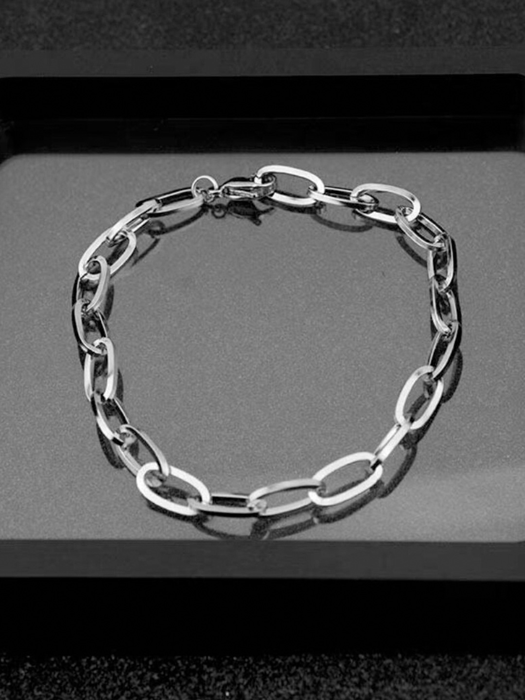 

The Roadster Lifestyle Co. Men Link Chain Bracelet, Silver