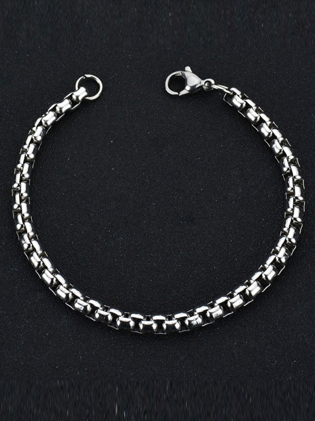 

The Roadster Lifestyle Co. Men Textured Link Bracelet, Silver