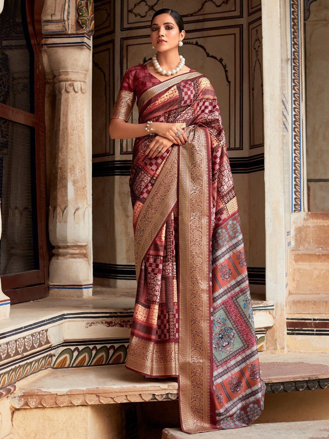 

Mitera Floral Printed Zari Designer Sungudi Saree, Maroon