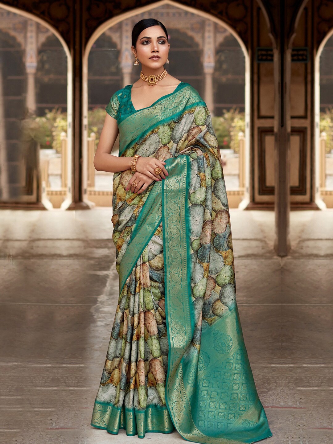 

Mitera Abstract Printed Zari Designer Sungudi Saree, Green
