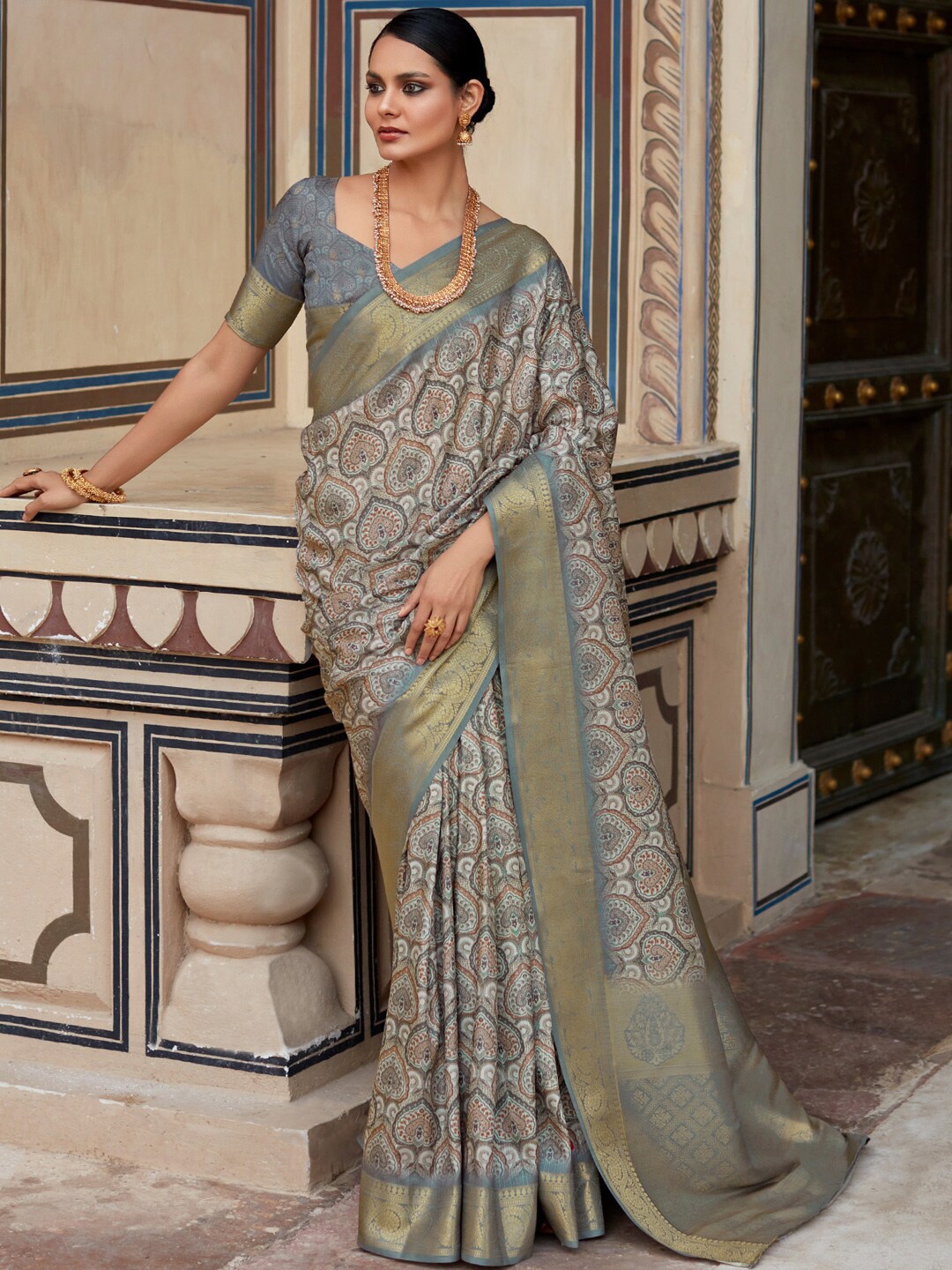 

Mitera Ethnic Motifs Printed Zari Designer Sungudi Saree, Grey