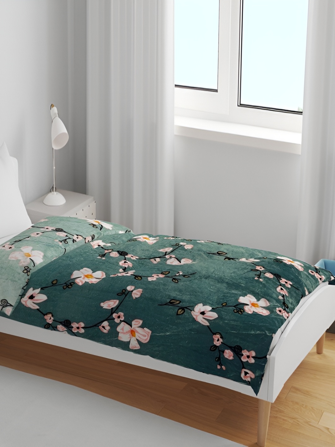 

RD TREND Green & Pink Floral Woollen 300 GSM Double Bed Comforter