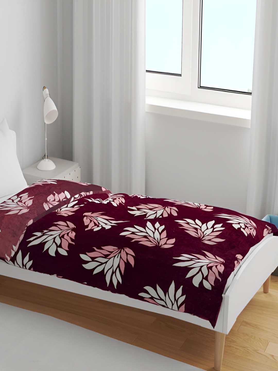 

RD TREND Maroon & White Floral Woollen 300 GSM Double Bed Comforter
