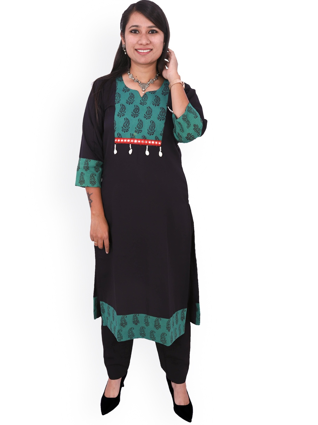 

WEAVERS SAGA Round Neck Straight Kurta with Pant, Black