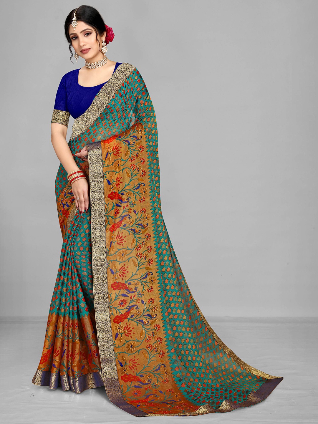 

EMV Ethnic Motifs Printed Zari Detailed Pure Chiffon Saree, Green