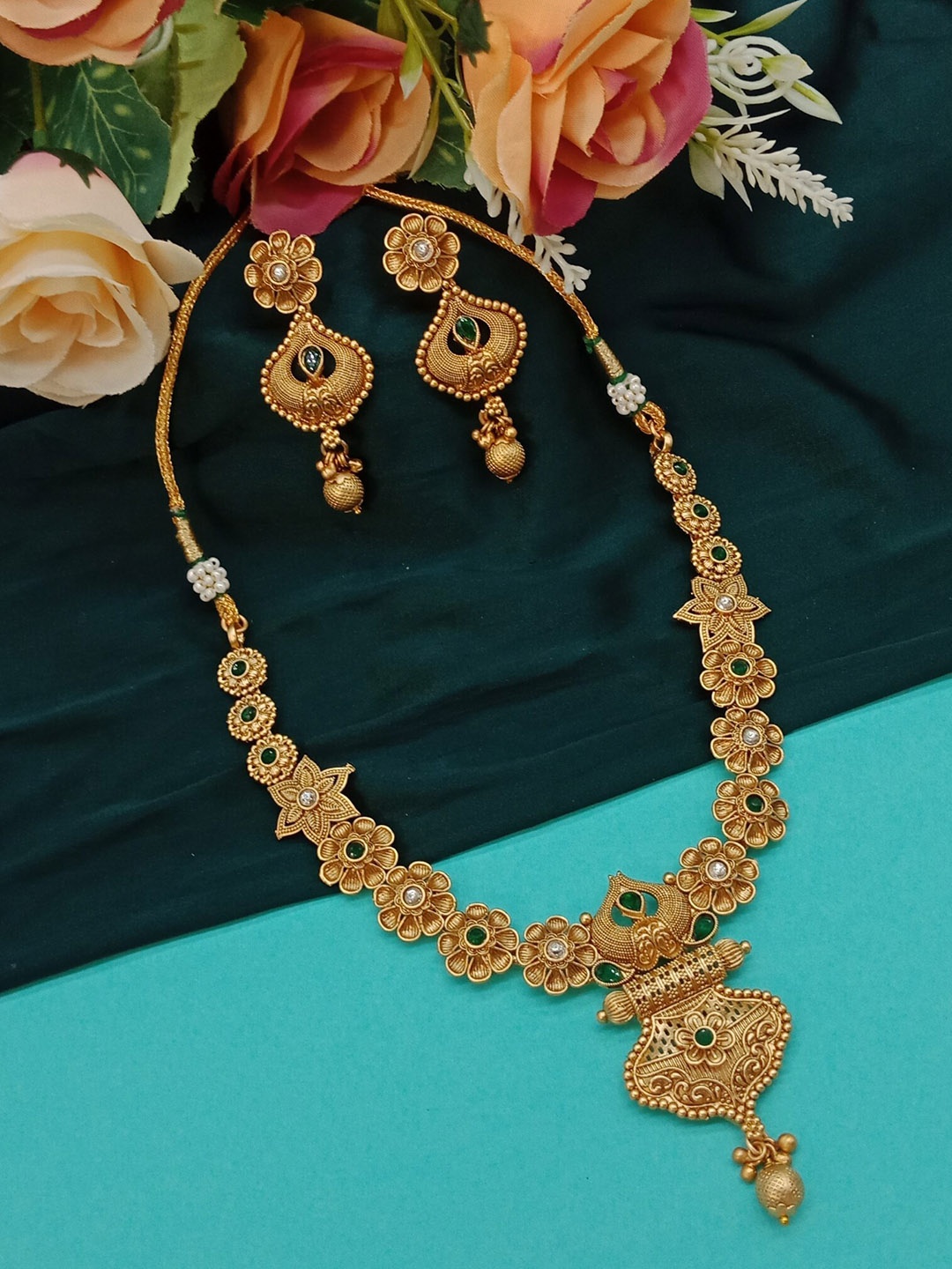 

AASHISH IMITATION Copper Plated Kundan Studded Jewellery Set, Gold