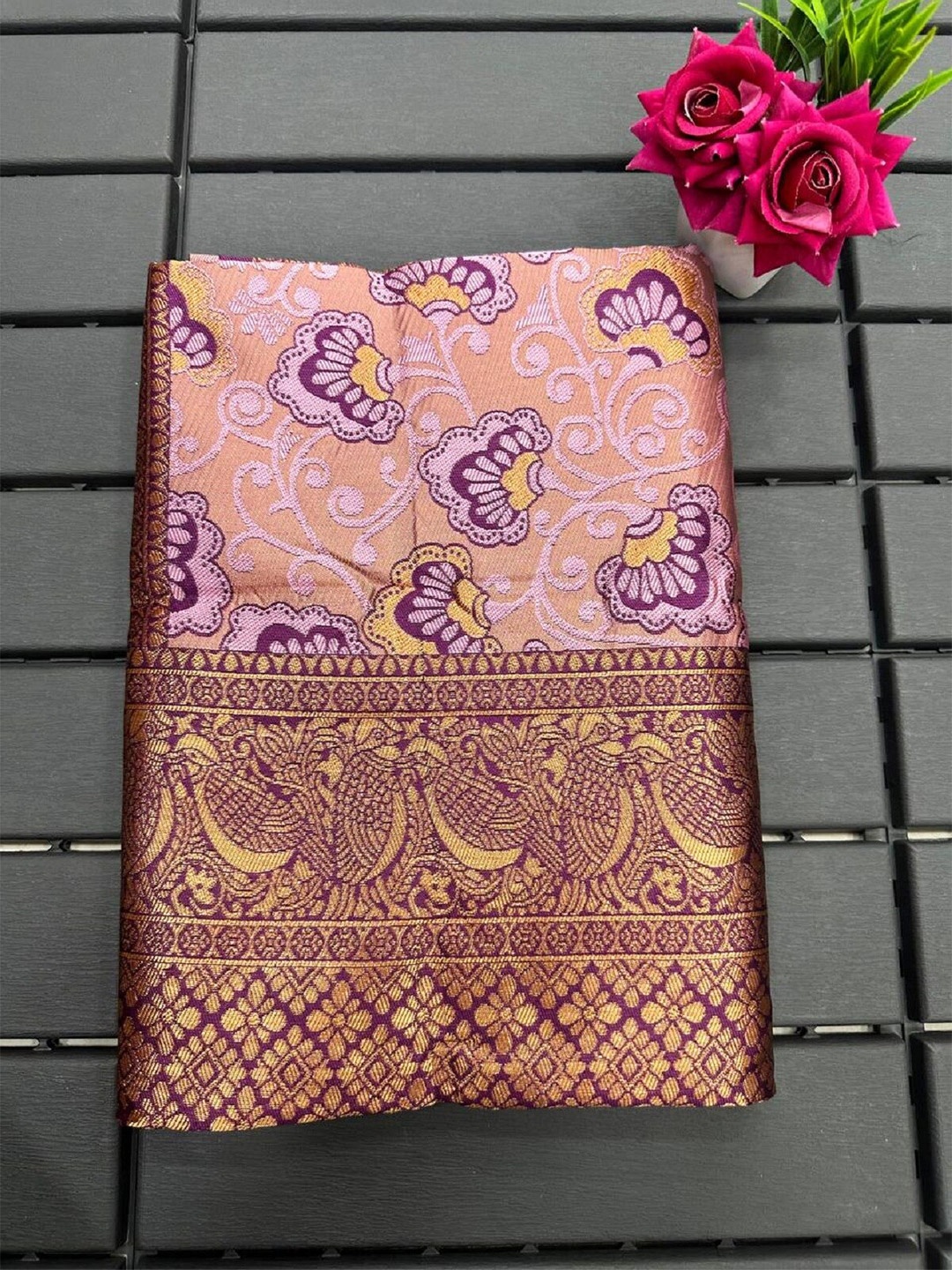 

APNISHA Floral Woven Design Zari Banarasi Saree, Pink