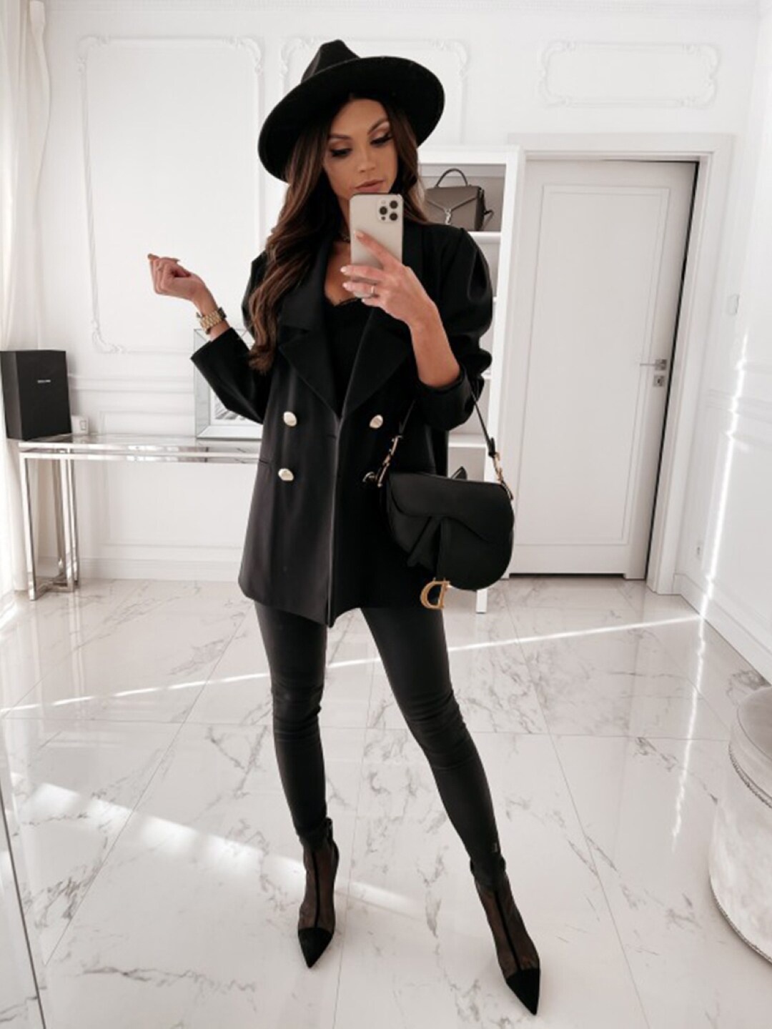 

Stylecast X KPOP Black Notched Lapel Collar Overcoat