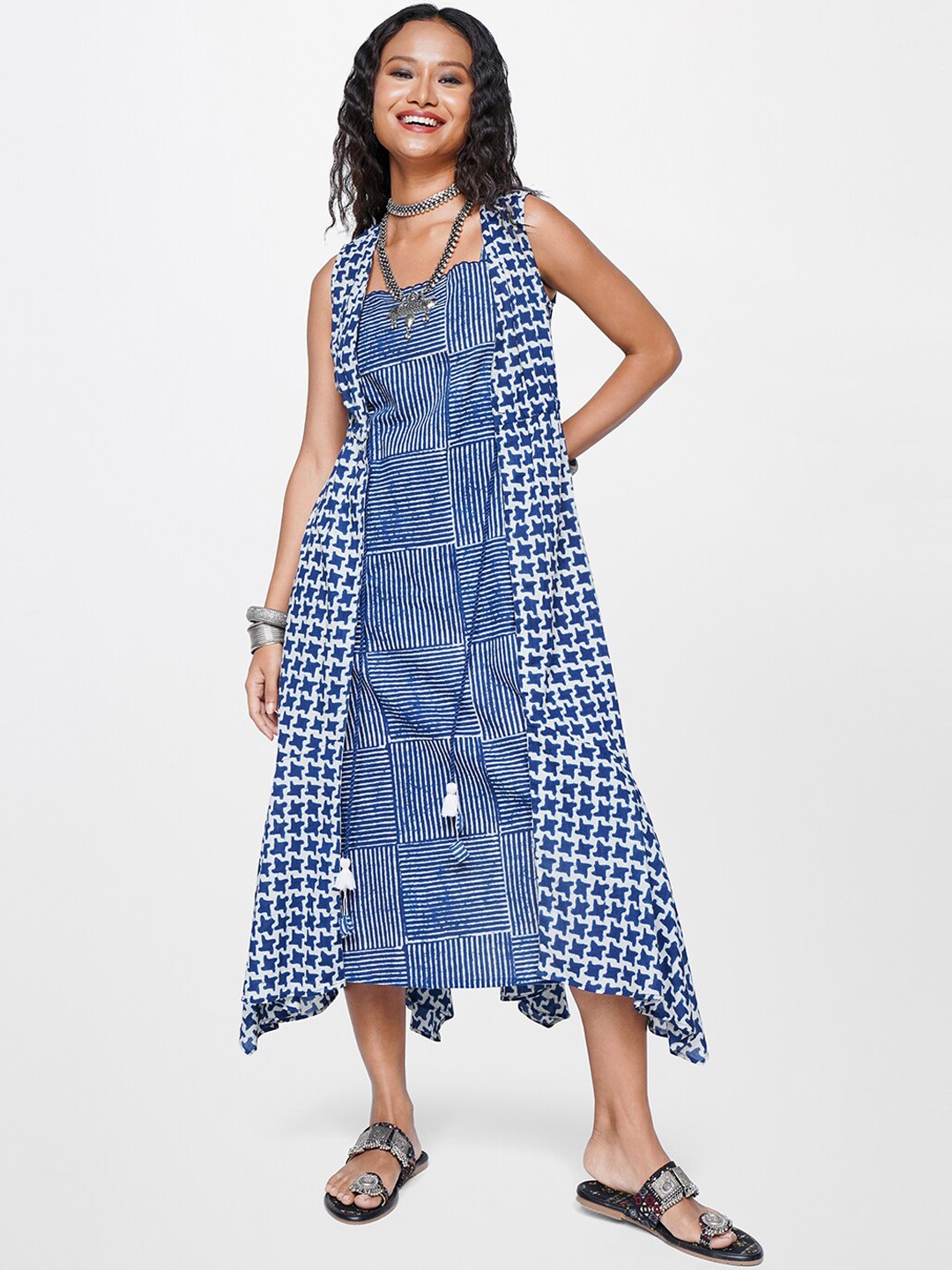 

Global Desi Geometric Printed Square Neck Anarkali Kurta, Blue