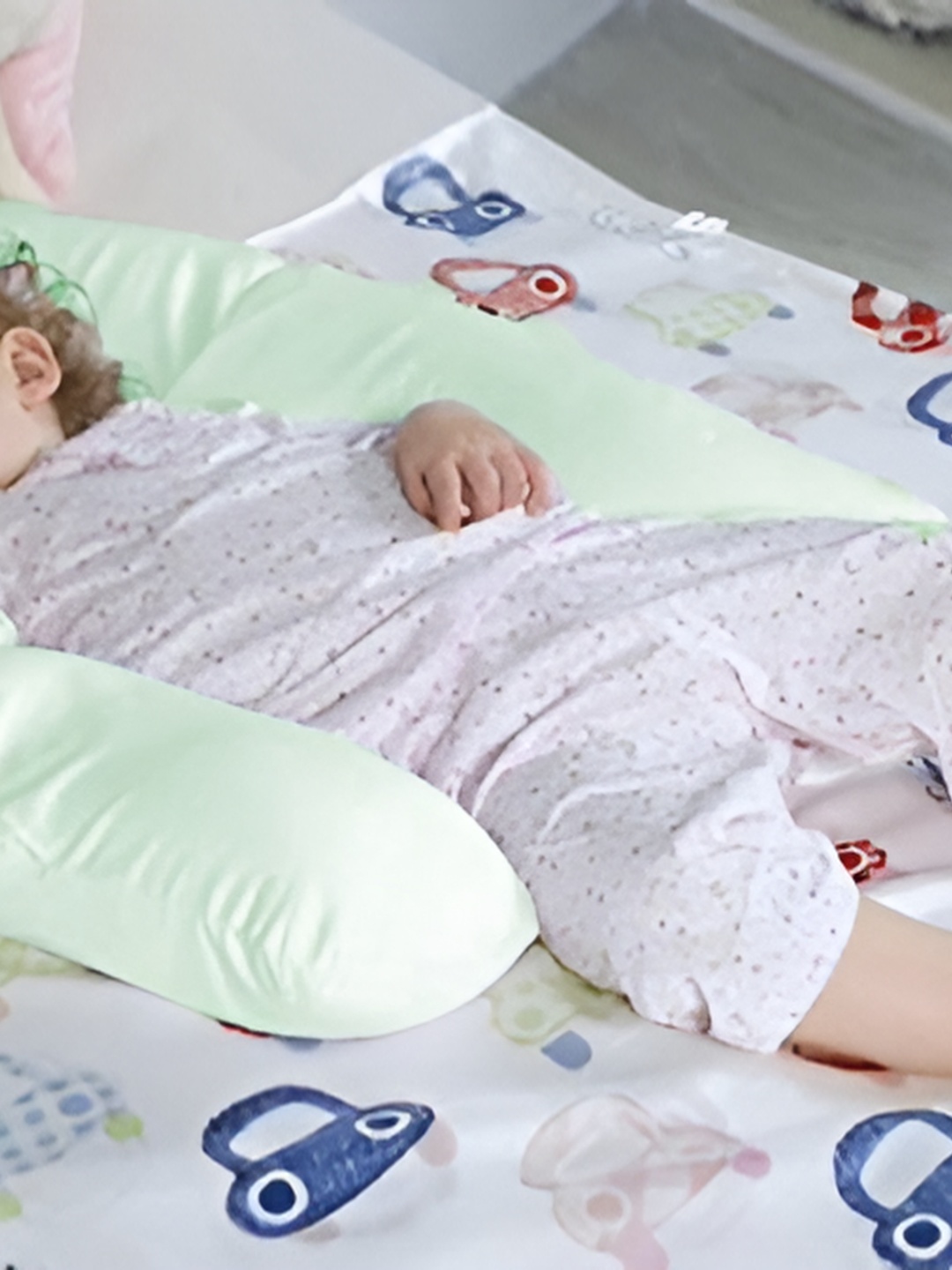 

LINENOVATION Green 2 Pieces Fibre Filled U Shaped Lightweight Baby Pillow