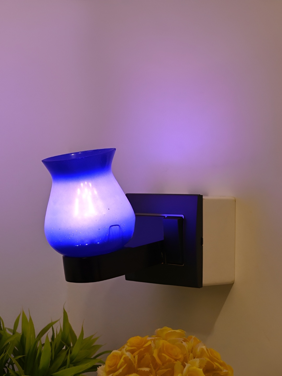 

Afast Blue White Colourblocked Abstract Glass Wall Lamp