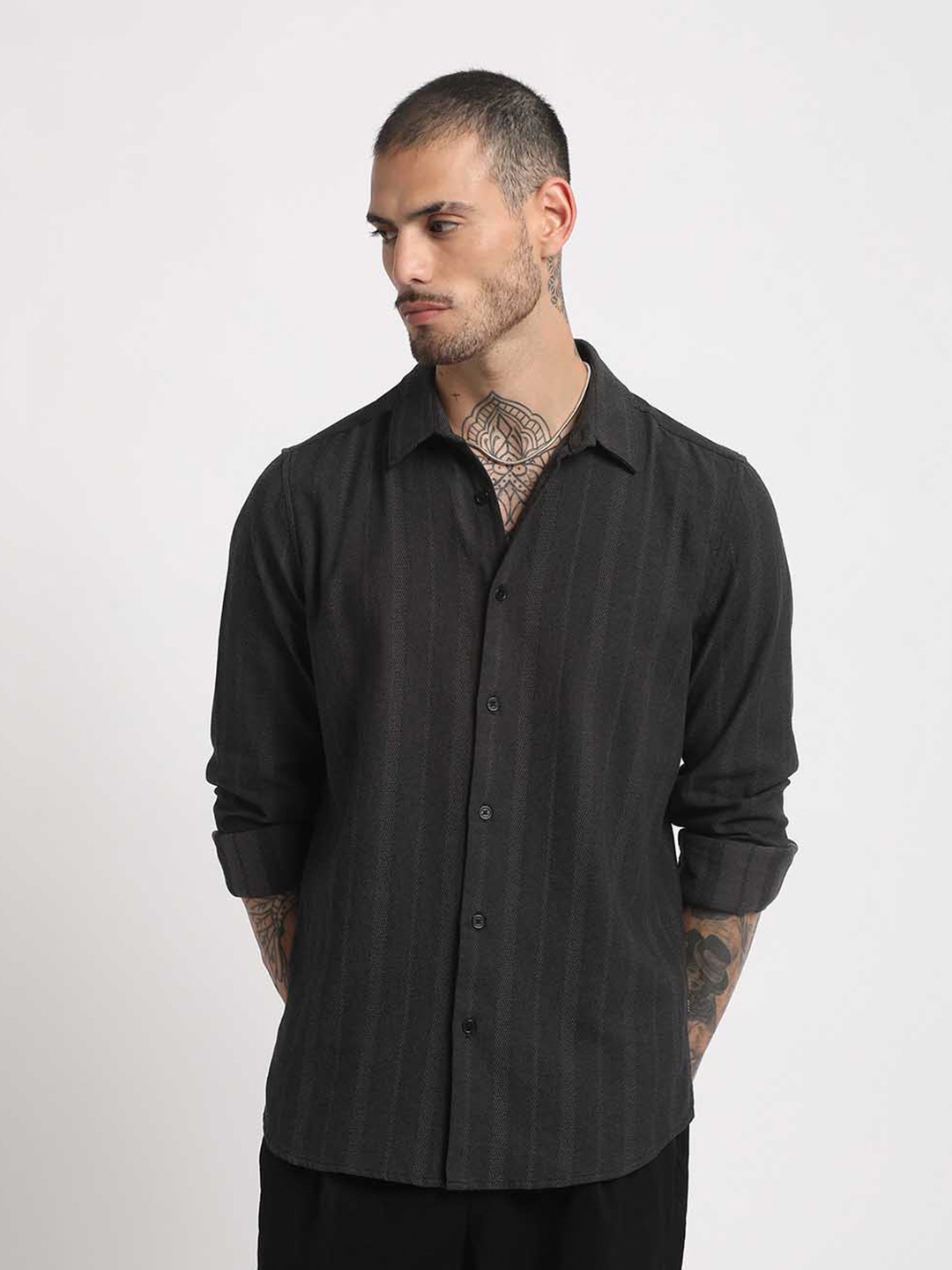 

THE BEAR HOUSE Slim Fit Vertical Striped Twill Weave Casual Shirt, Black