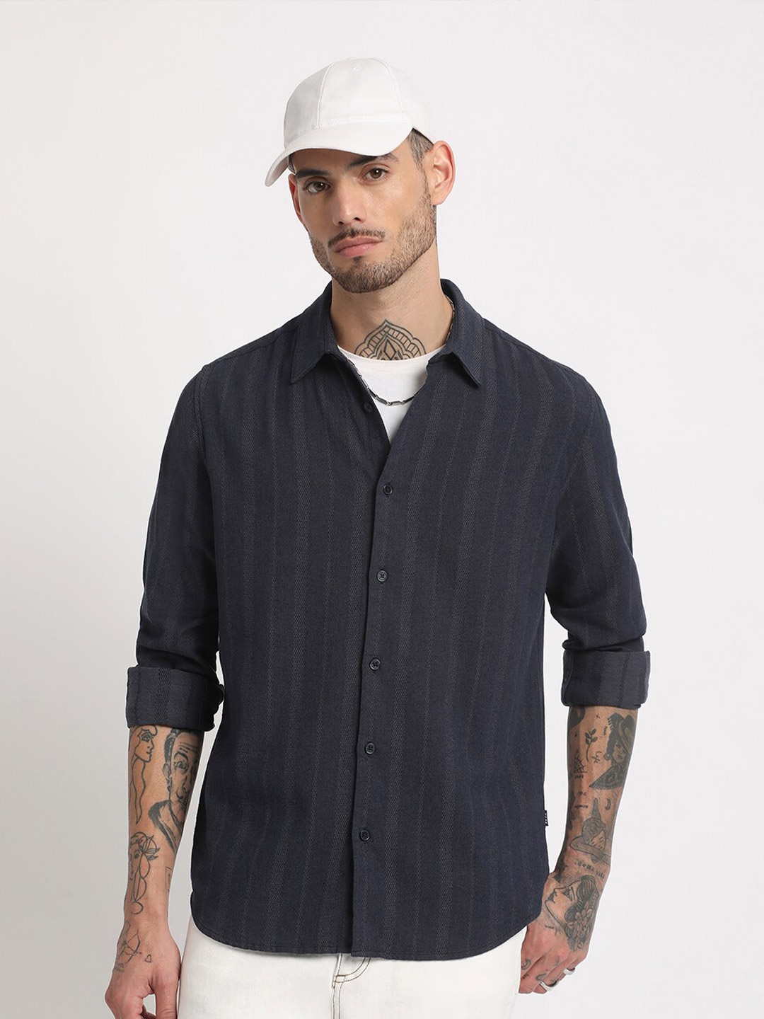 

THE BEAR HOUSE Slim Fit Vertical Striped Twill Casual Shirt, Navy blue