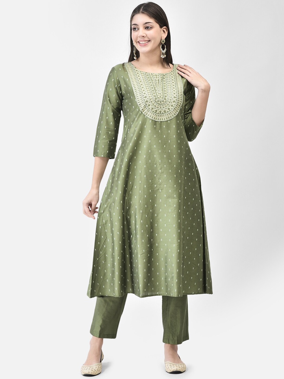 

Span Printed Yoke Design A-Line Kurta With Trousers, Green