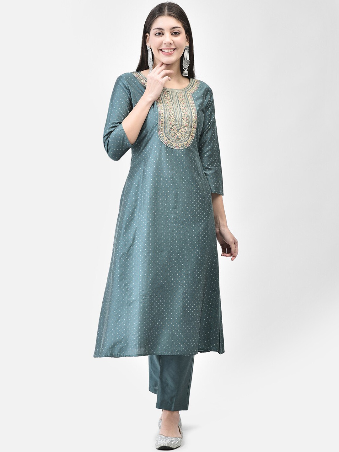 

Span Yoke Design A-Line Kurta With Trousers, Green