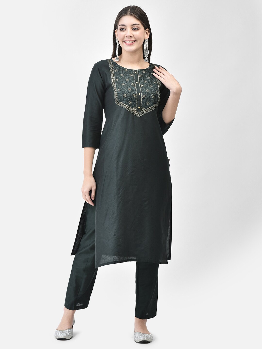 

Span Yoke Design Straight Kurta With Trousers, Green