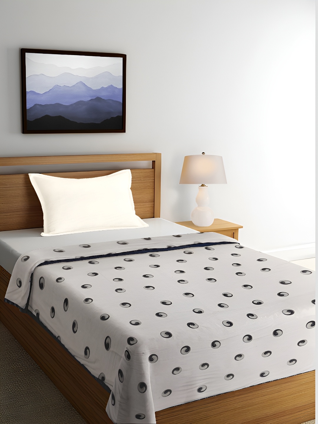 

ELAN DREAMS Grey & Black Geometric Printed Cotton AC Room 110 GSM Single Bed Dohar