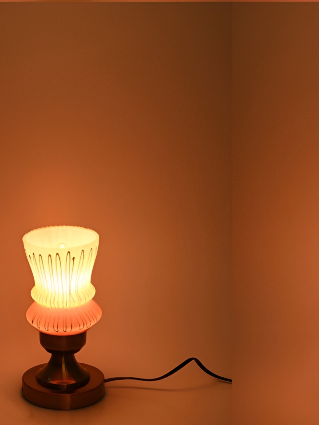 

Afast White & Gold-Tone Textured Metal with Adjustable Cord Table Lamp