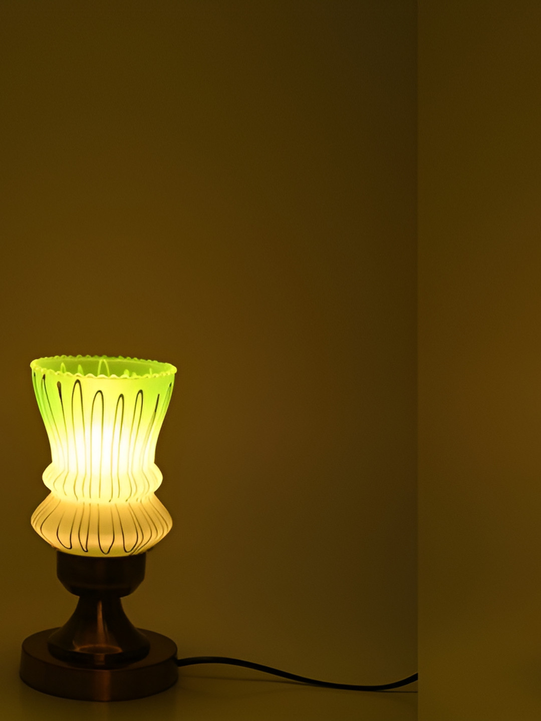 

Afast White & Green Colourblocked Metal Table Lamp