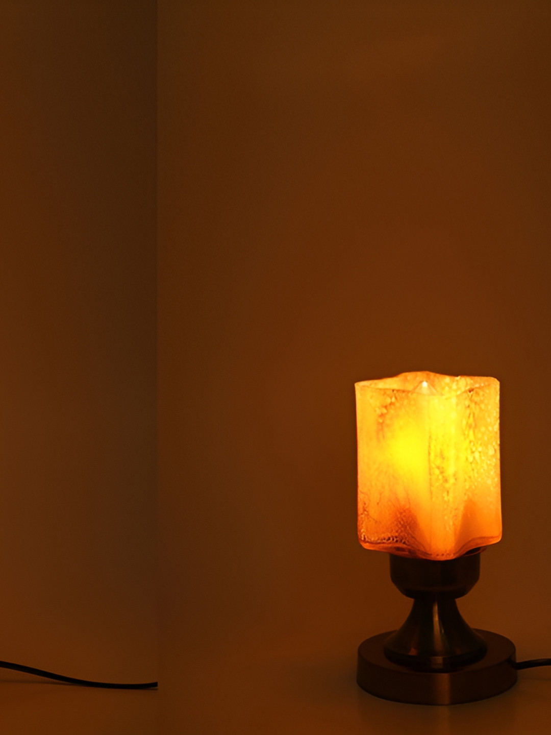 

Afast Yellow Metal Adjustable Cord Table Lamp