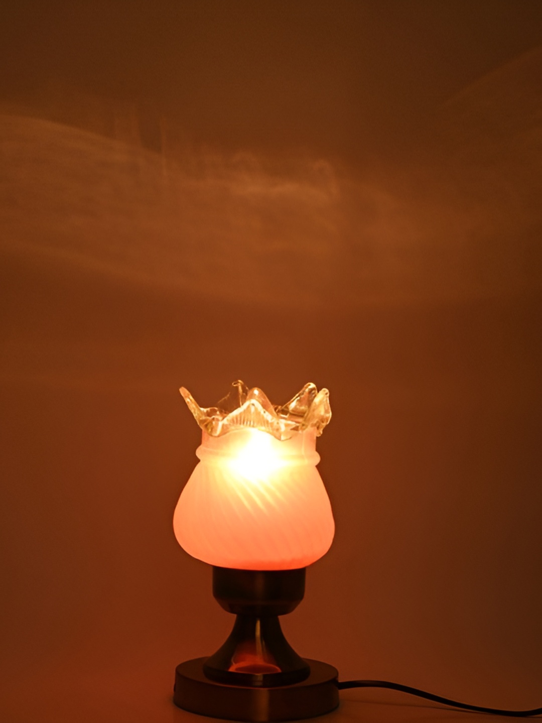 

Afast White Bell Shaped Adjustable Table Lamp