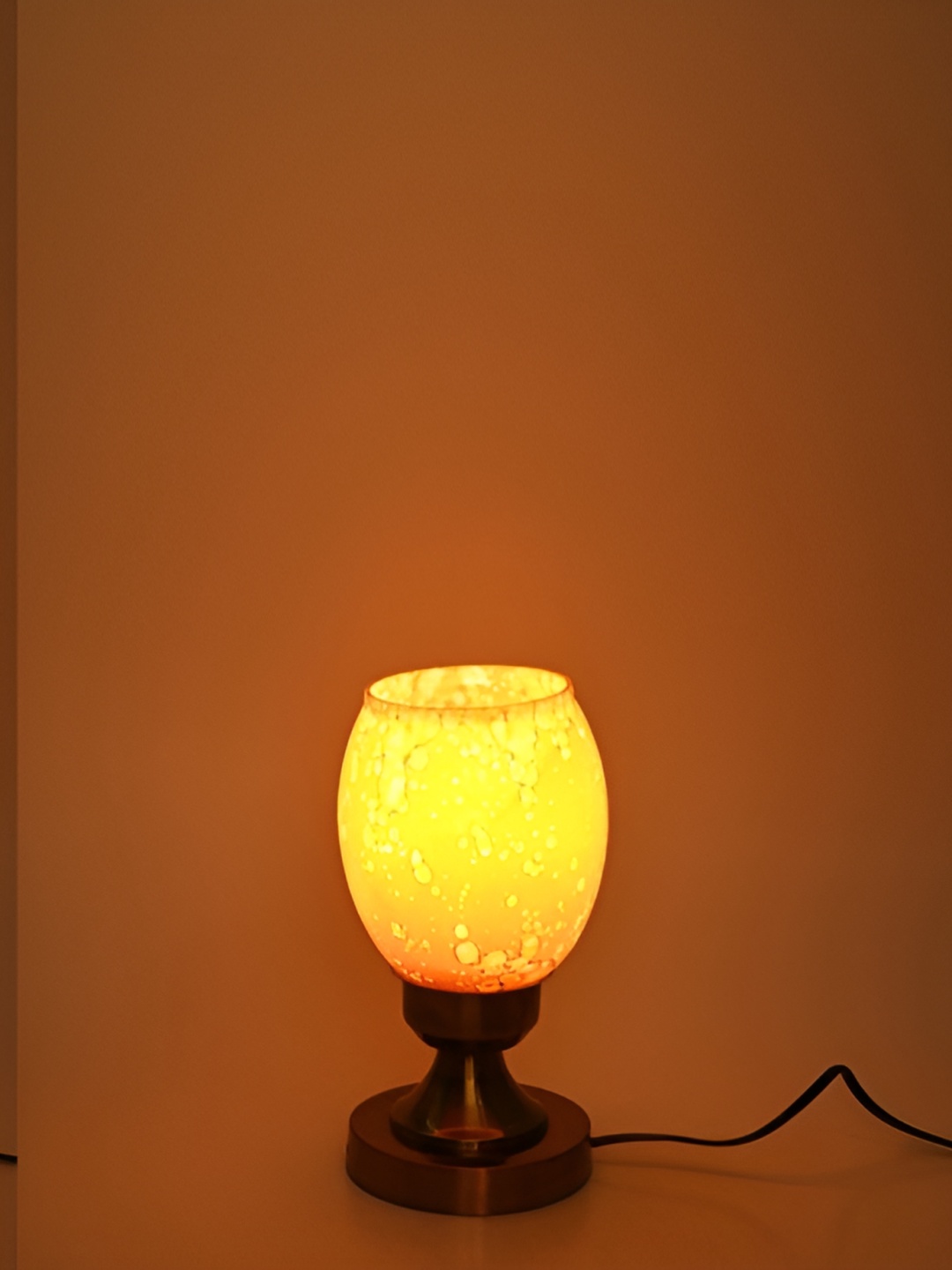 

Afast White Contemporary Table Lamp, Multi