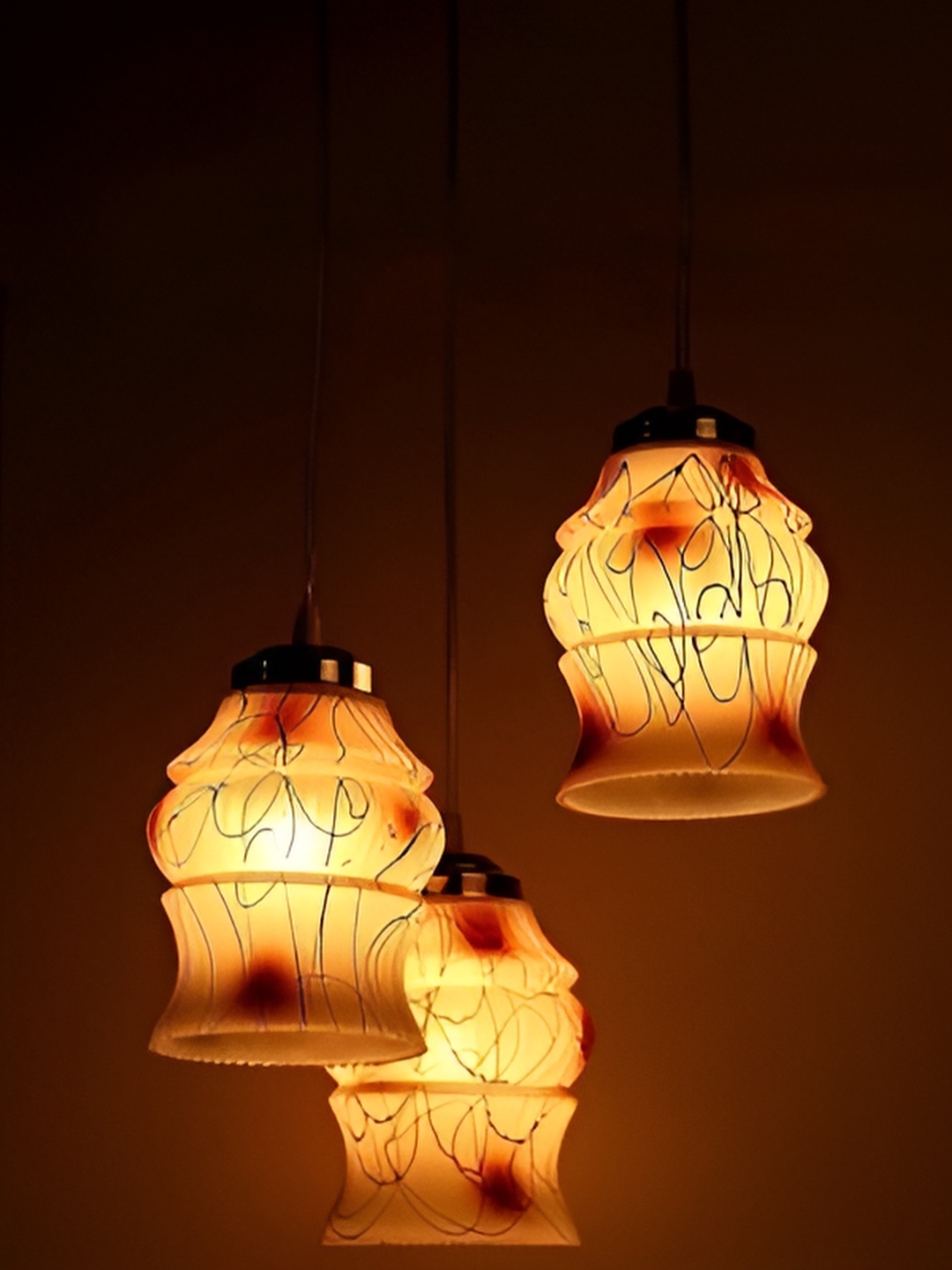 

Afast White & Brown Textured Glass Ceiling Lamp