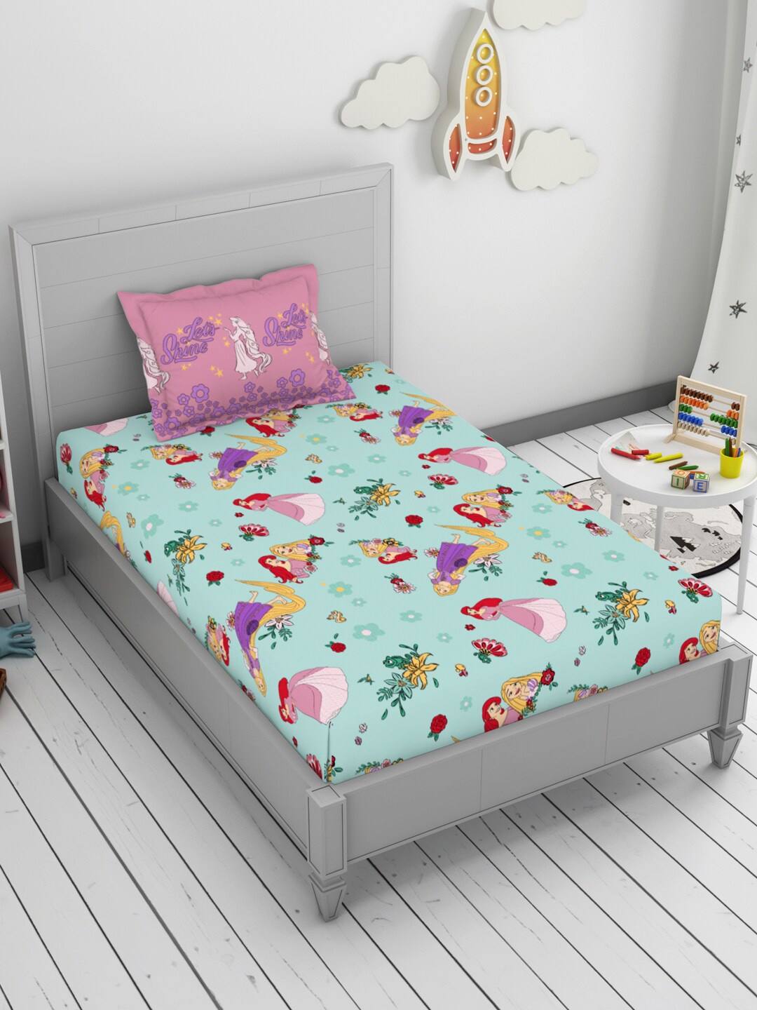 

Welspun Green & Pink Cartoon Characters Cotton 144 TC Single Bedsheet With 1 Pillow Cover