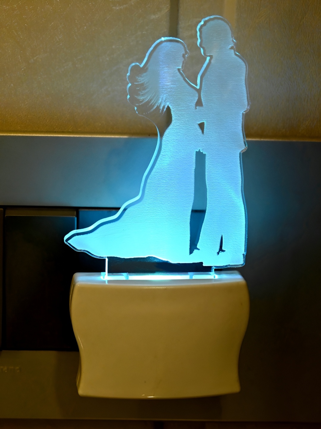 

Afast Transparent & Yellow Printed Abstract Shaped Acrylic Wall Lamp