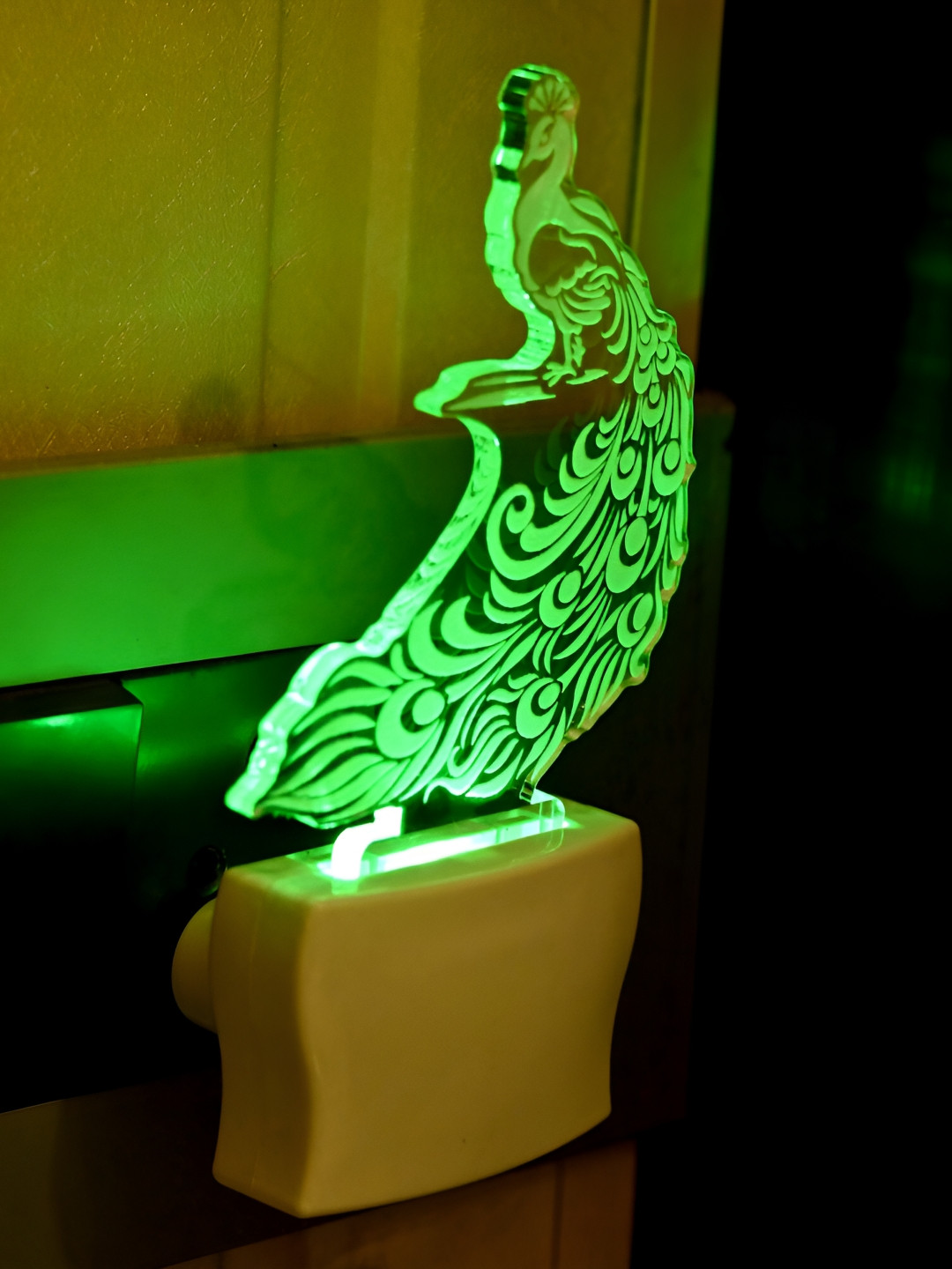 

Afast Transparent & White Abstract Shaped Wall Lamp