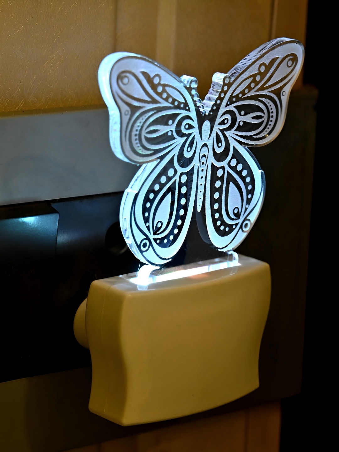 

Afast Green & Blue Printed Abstract Shaped Acrylic Contemporary Led Wall Lamp