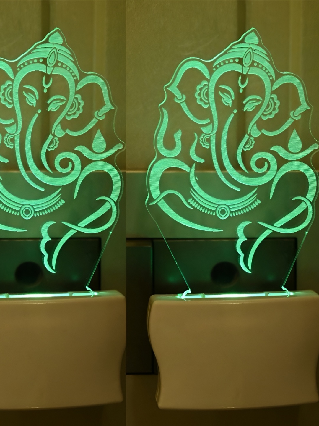 

Afast Transparent & White 2 Pieces Abstract Shaped Wall Lamp