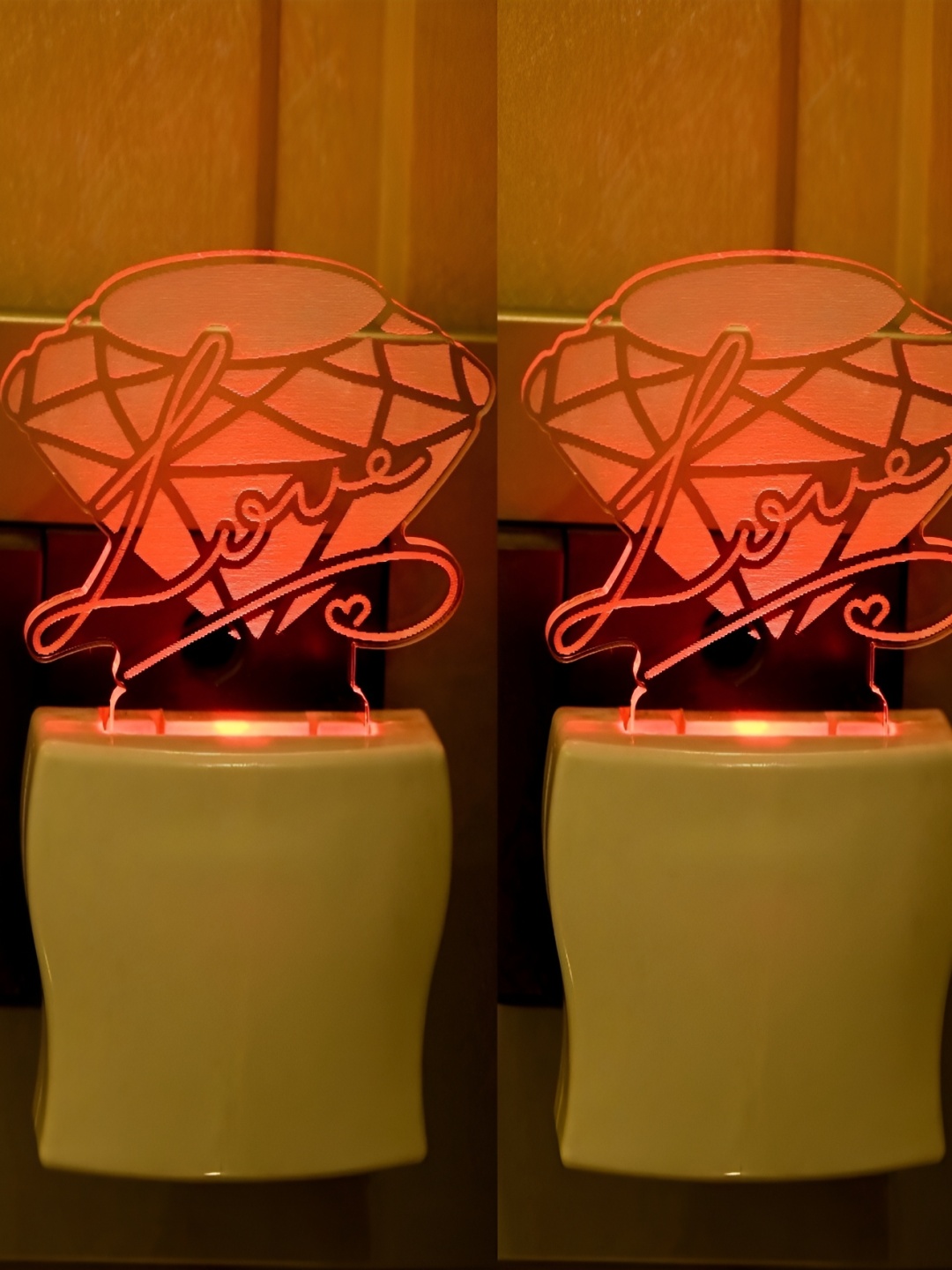 

Afast White & Transparent 2 Pieces Acrylic 3D Illusion LED Plug Night Lamps