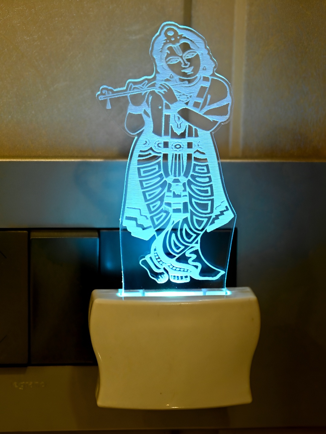 

Afast White & Transparent Acrylic 3D Illusion LED Plug Night Lamp