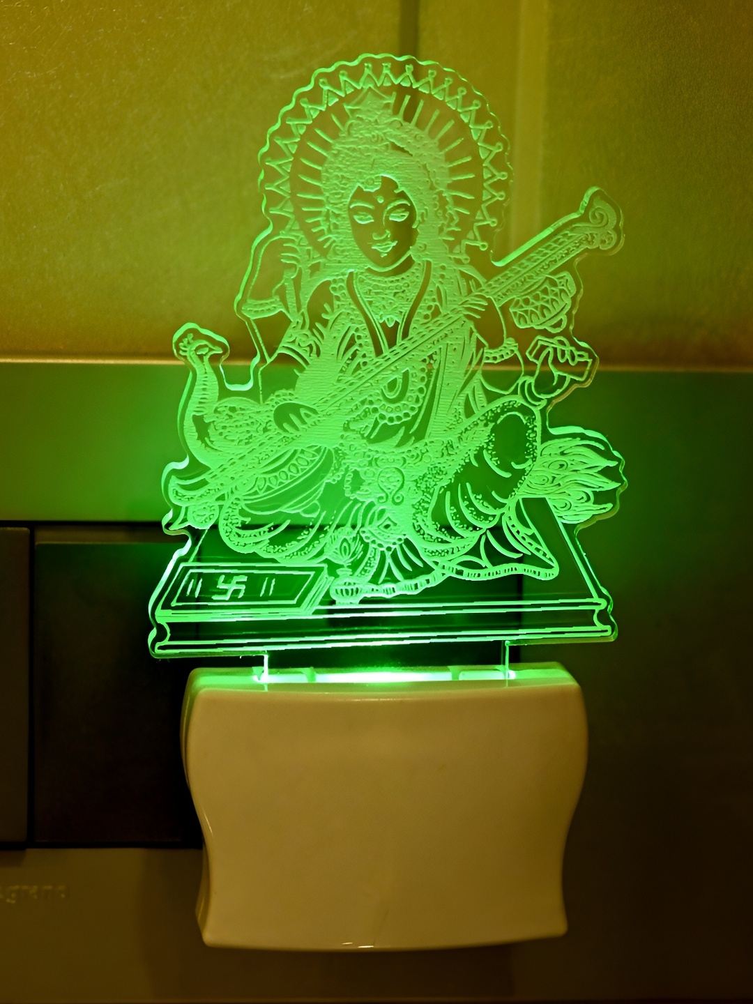 

Afast White & Transparent Acrylic 3D Illusion LED Plug Night Lamp