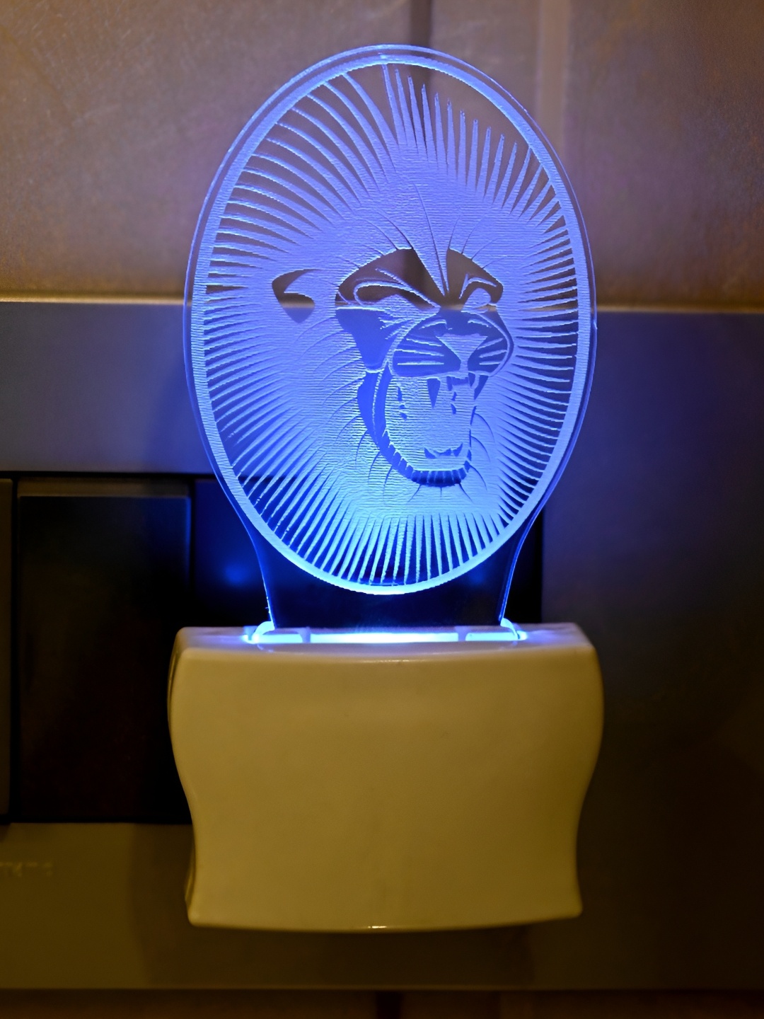 

Afast Blue Green Roaring Lion Spherical Acrylic LED Night Wall Lamp