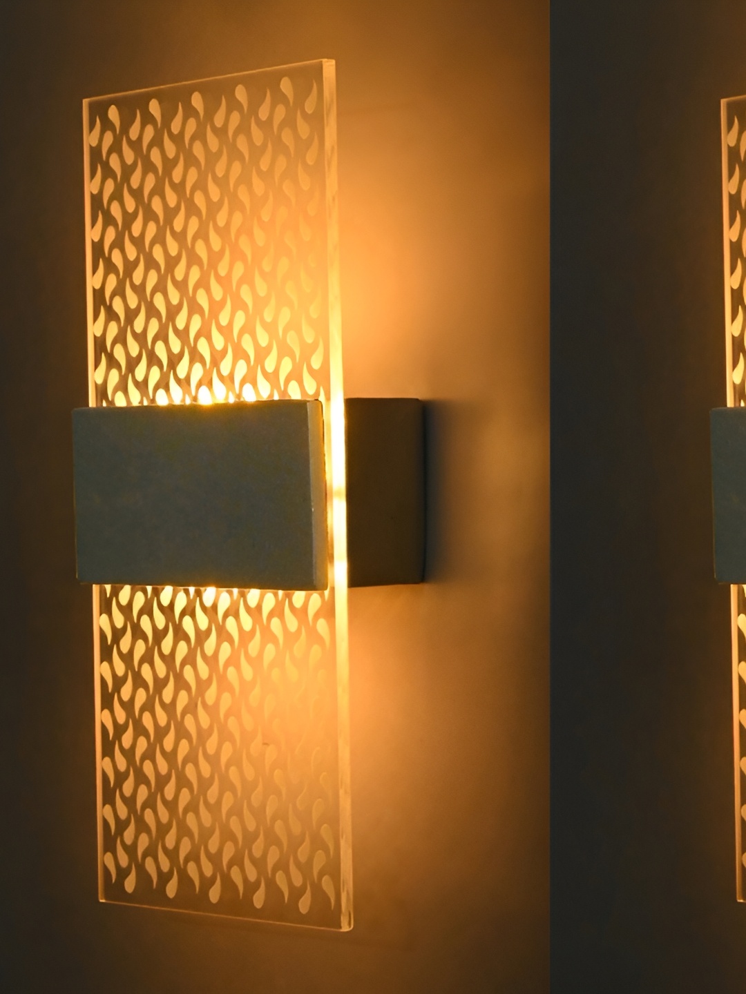 

Afast White Printed Acrylic Wall Lamp