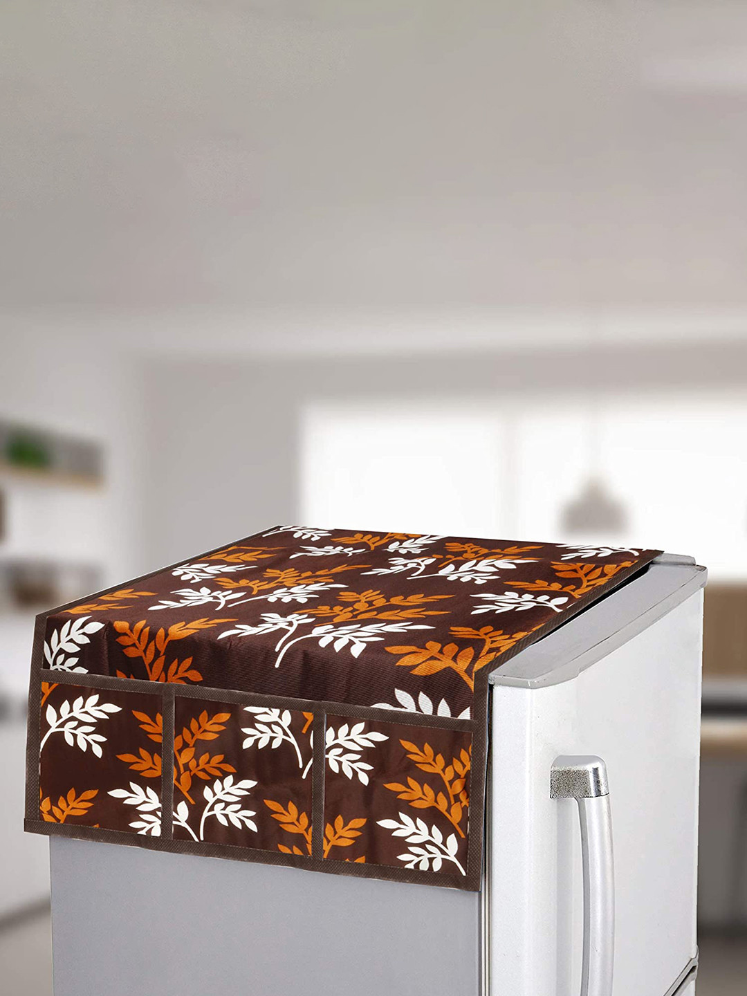 

Dakshya Industries Brown & White Printed Light Weight Refrigerator cover