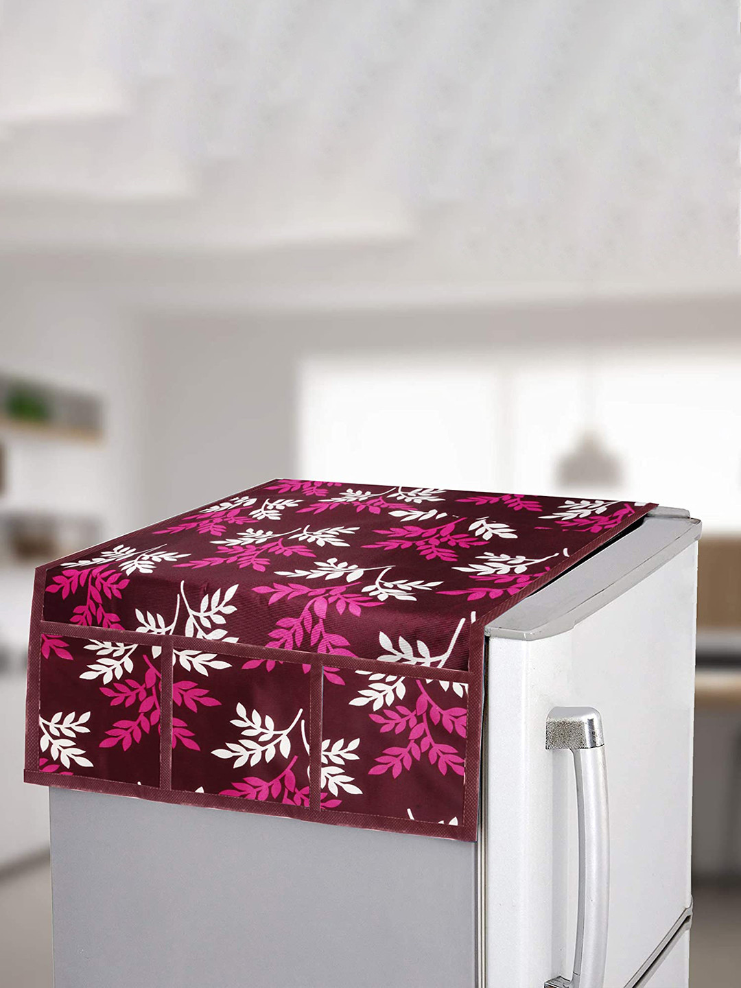 

Dakshya Industries Maroon & White Printed Light Weight Refrigerator Covers