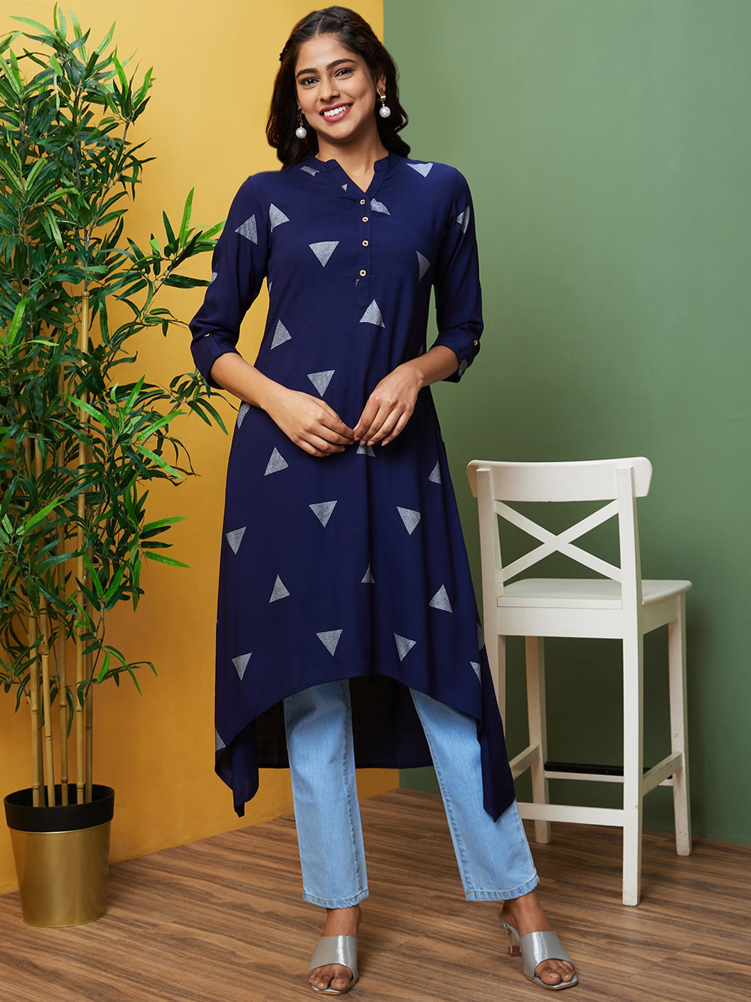 

Globus Geometric Printed Indie Prints Kurta, Blue