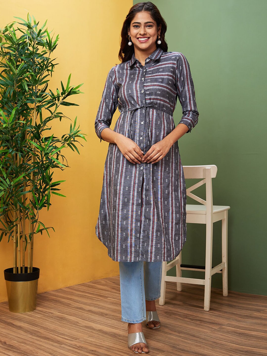 

Globus Striped Printed Cotton Kurta, Black