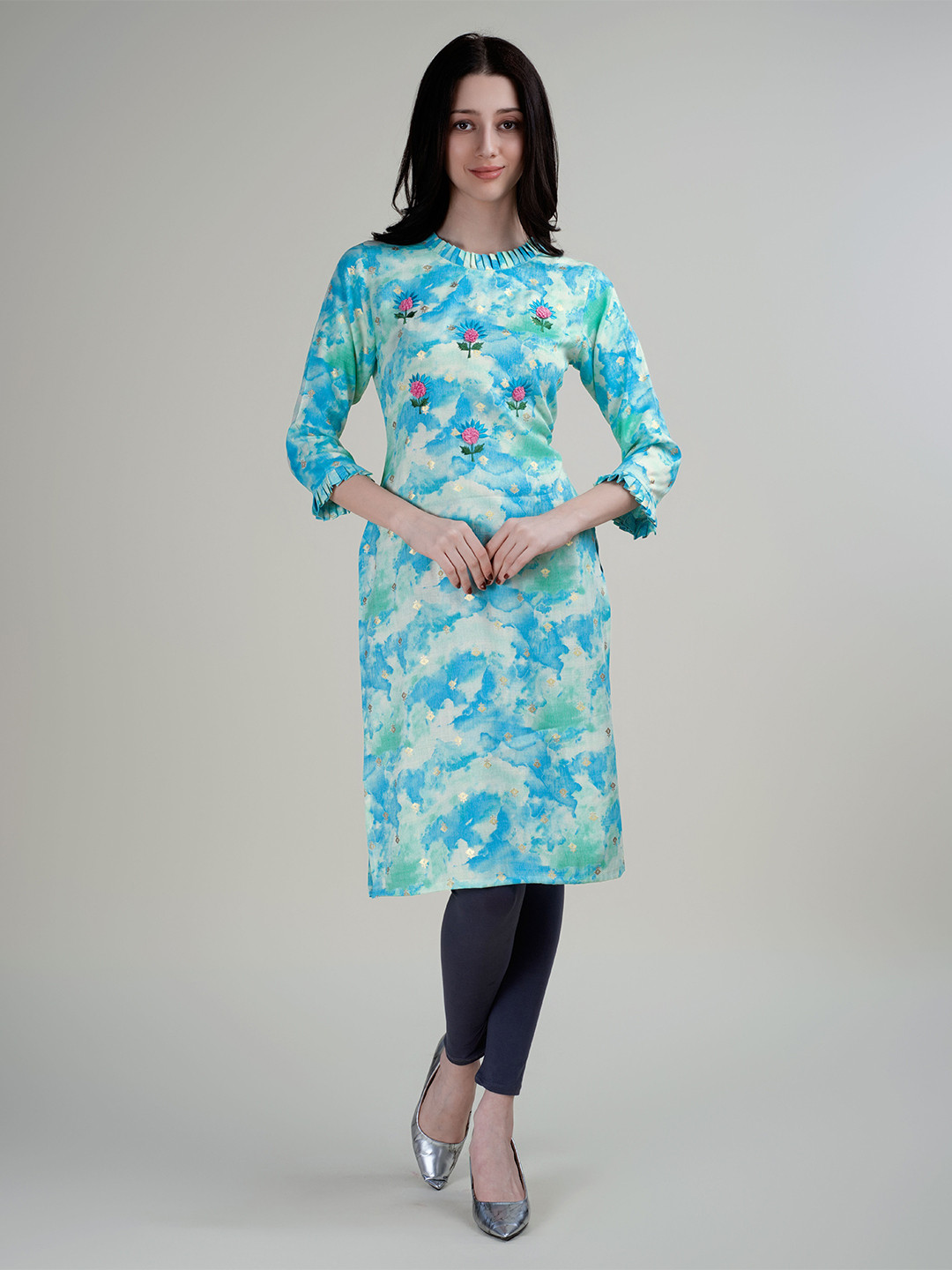 

HOUSE OF MIRA Floral Printed Printed Round Neck Thread Work Kurta, Blue