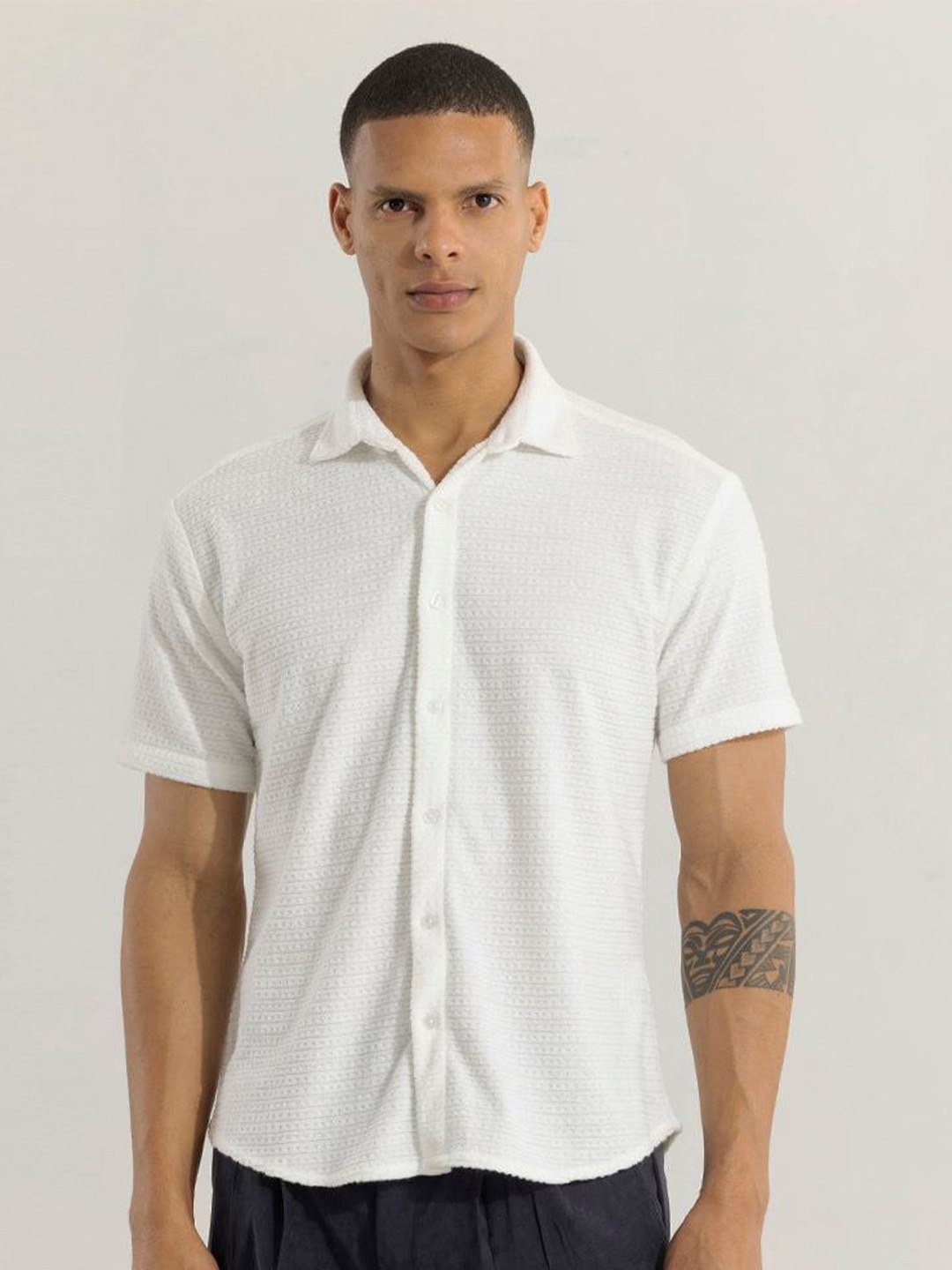 

Snitch White Classic Slim Fit Self Design Casual Shirt