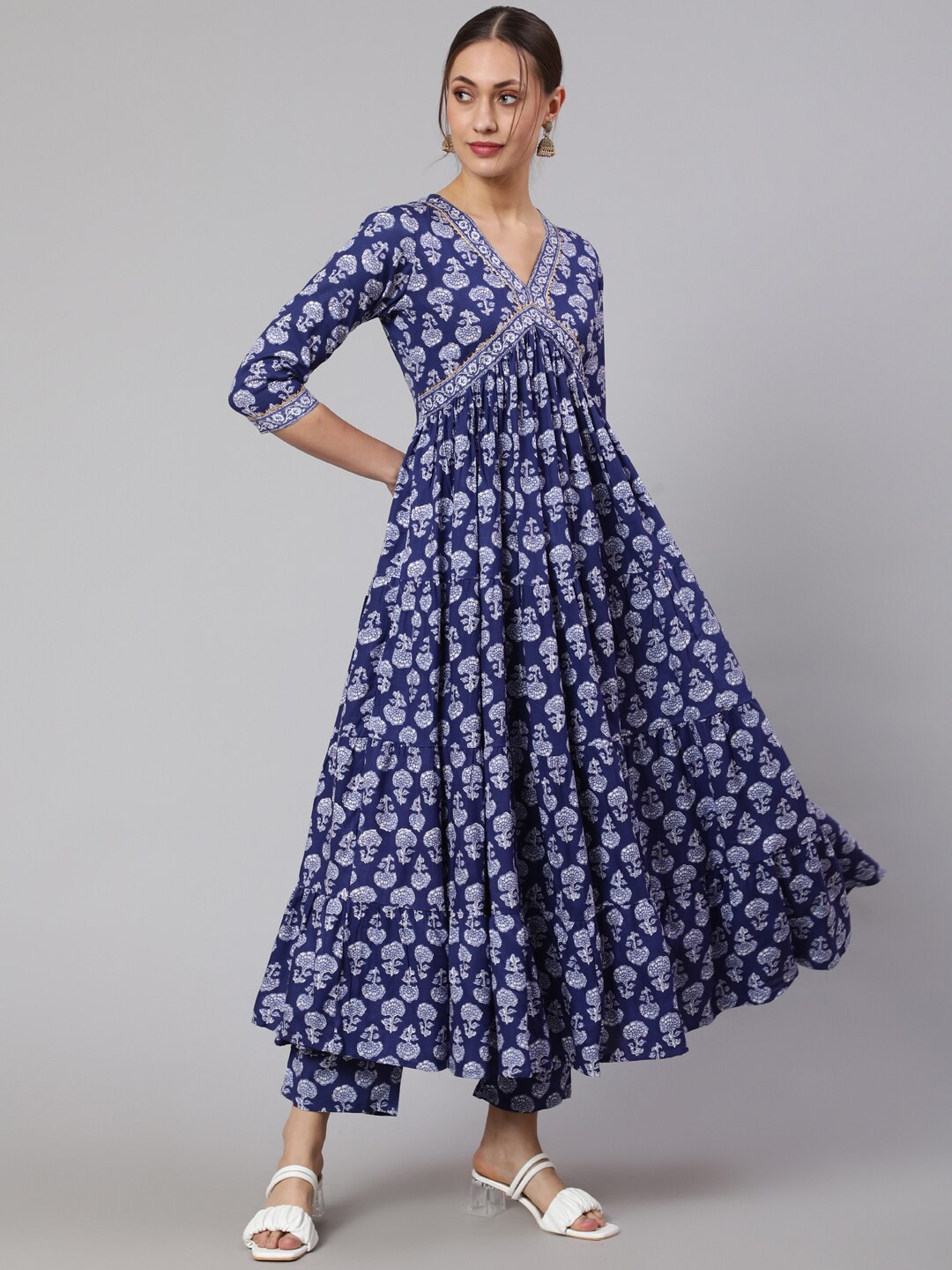 

GLAM ROOTS Women Floral Tiering Anarkali Kurta, Blue