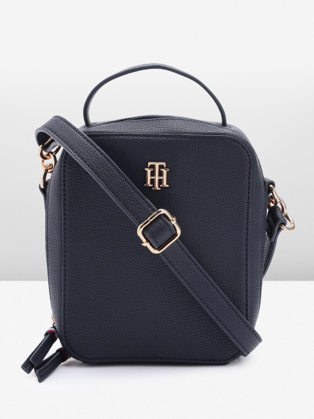 

Tommy Hilfiger Women Solid Sling Bag, Navy blue