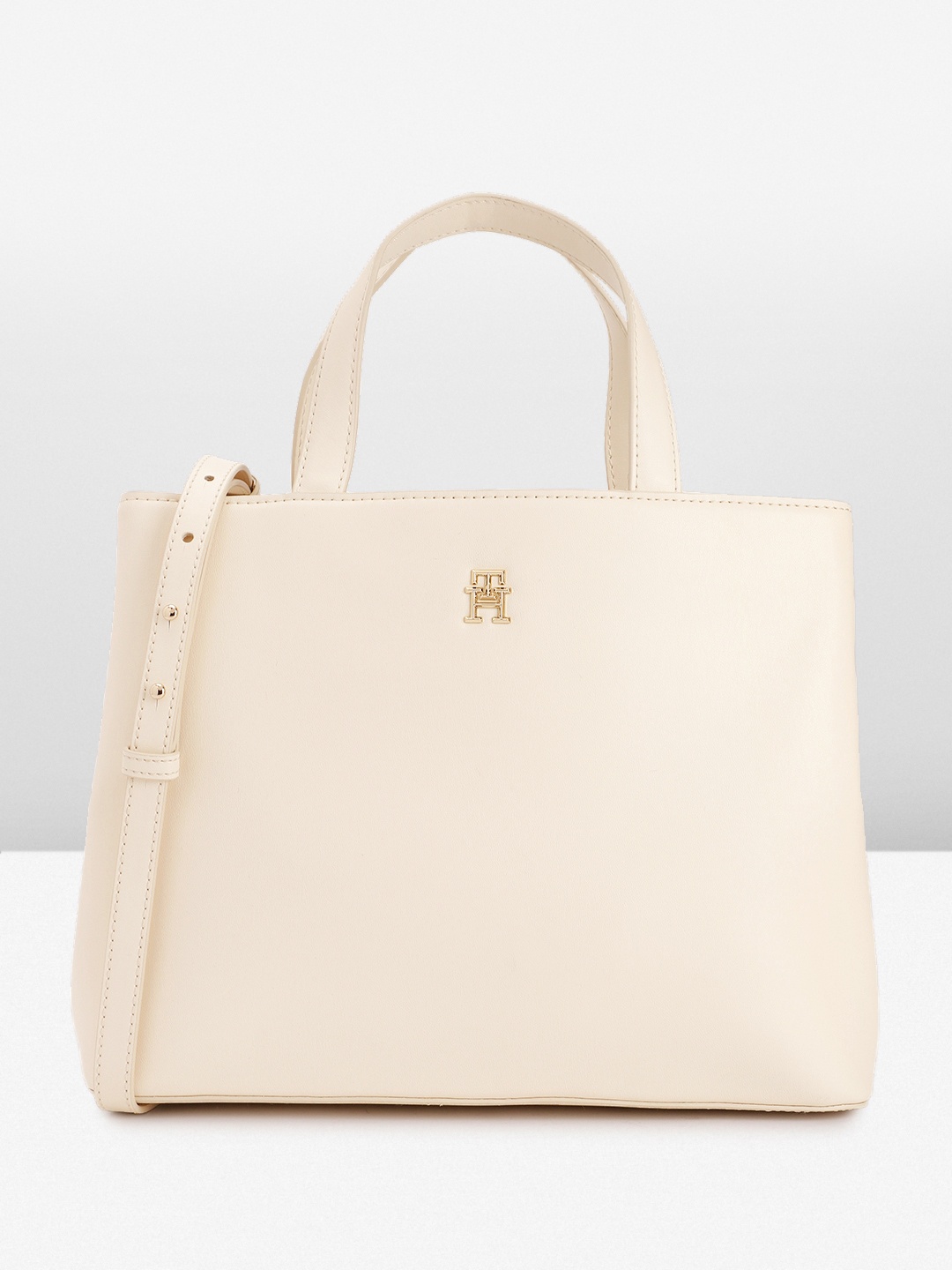 

Tommy Hilfiger Solid Structured Handheld Bag, Off white