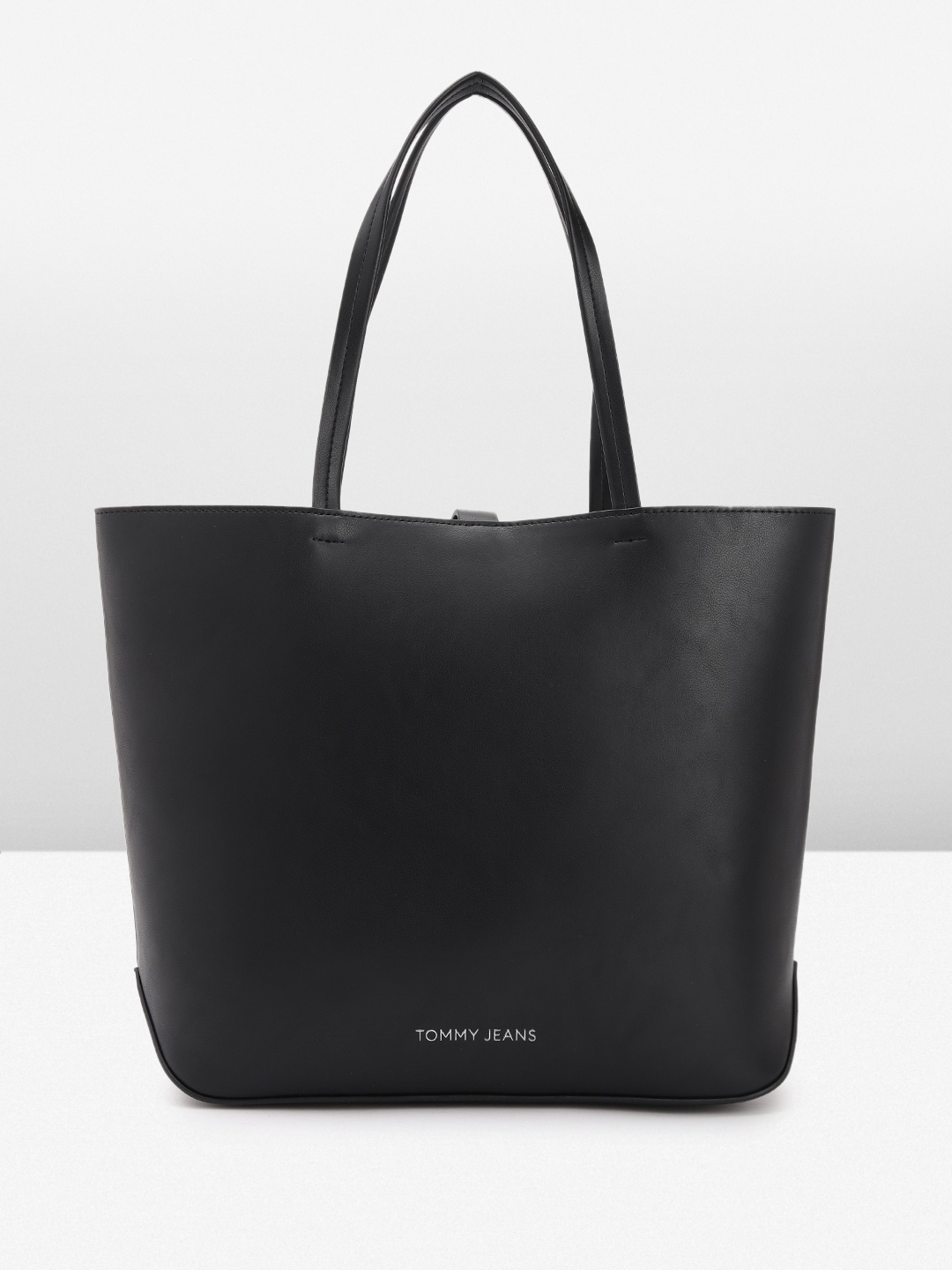 

Tommy Hilfiger Women Solid Tote Bag, Black
